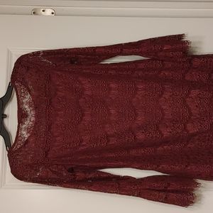 Roz & Ali Long-Sleeve Lace Midi Dress